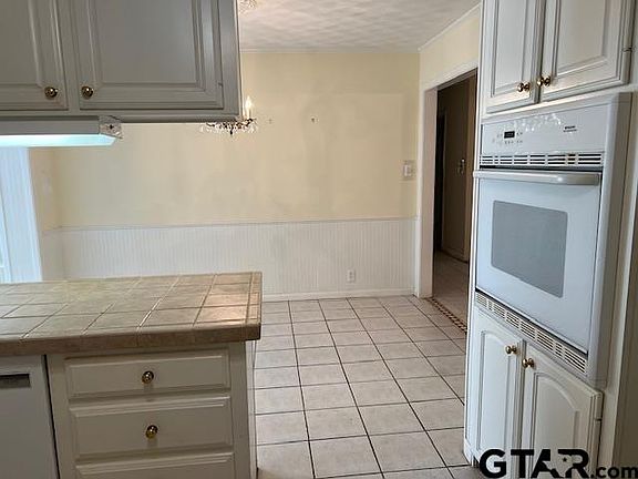 2nd image of 216 Arch Davis Rd