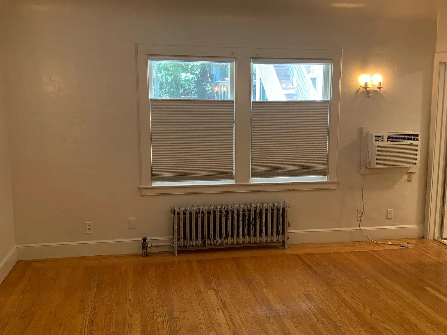 Studio, 500 sqft, $1,295 — Photo 2