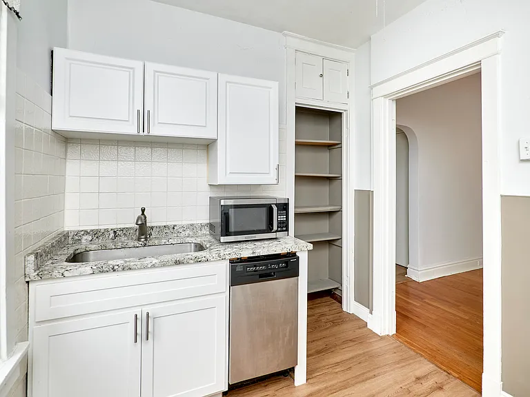 5202 Bancroft Ave #A — Photo 18