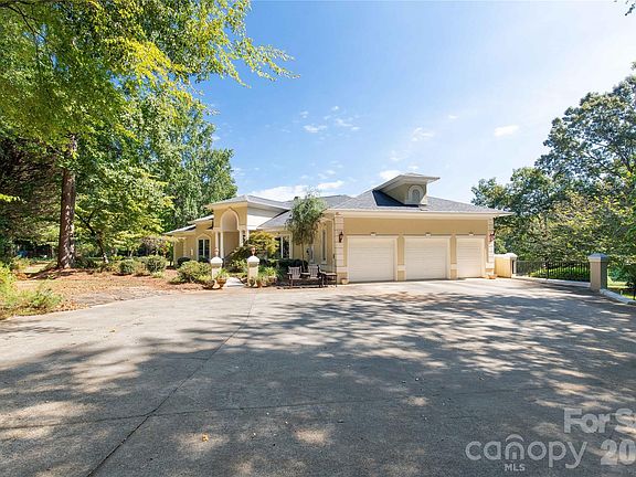 5th image of 602 Fairway Dr