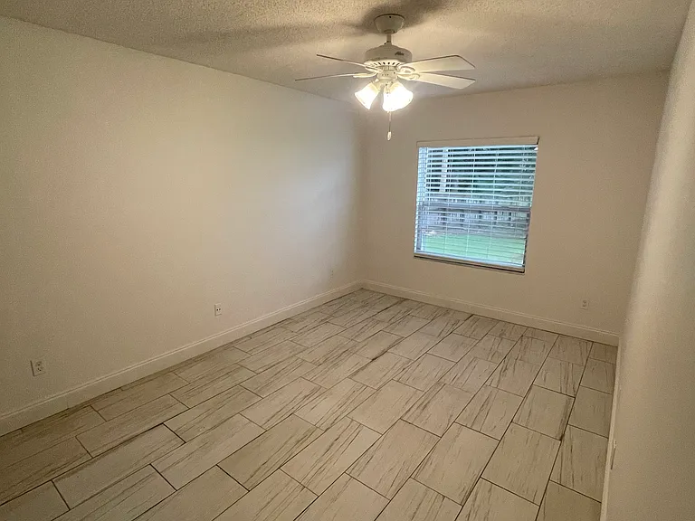 418 Banana Cay Dr #D — Photo 6