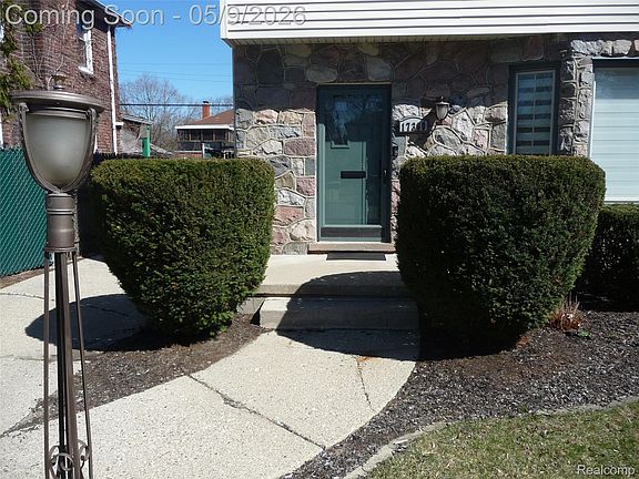 3rd image of 17360 Westmoreland Rd