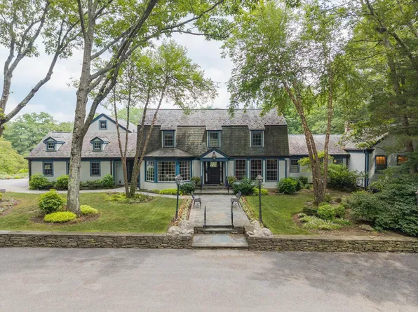 4 Clock Tower Lane, Old Westbury, NY 11568