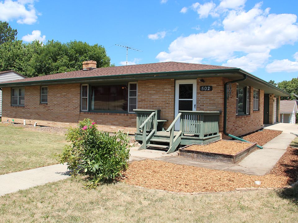 Front with deck
