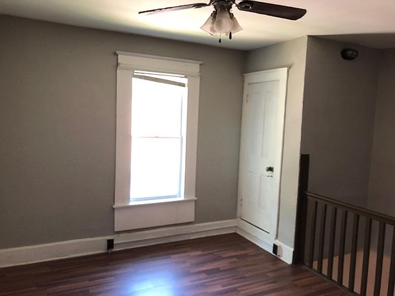 4th image of 1227 N Oxford St