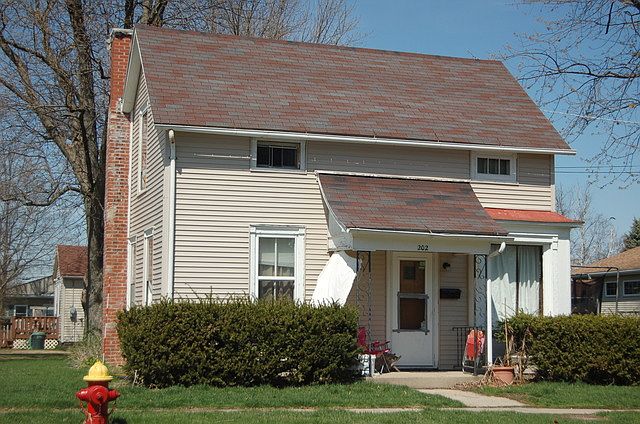 2nd image of 202 E Main St