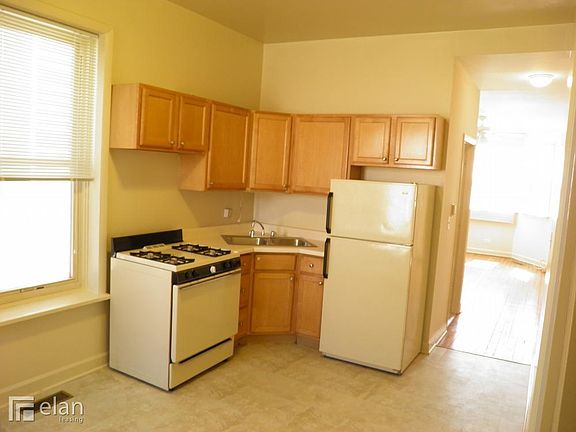 2nd image of 1514 W Diversey Pkwy #1