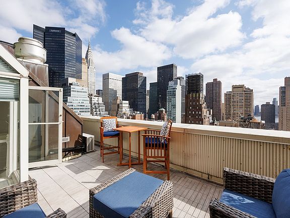 4th image of 52 Park Ave #Penthouse