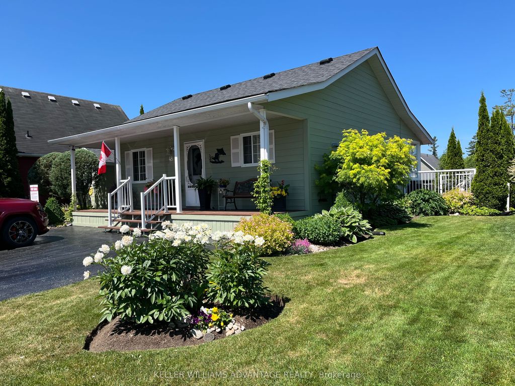48 Madawaska Trl, Wasaga Beach, ON - View 2