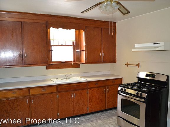 2nd image of 635 1/2 Court St