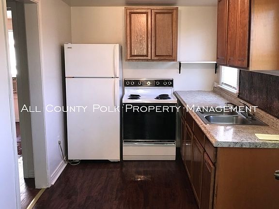 3rd image of 2702 Avenue G NW