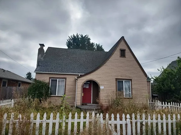 206 S 8th Ave, Kelso, WA 98626