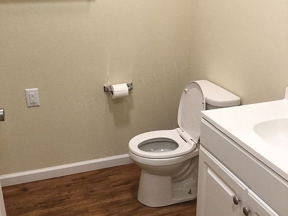 2nd image of 8 Wallingford Dr #19
