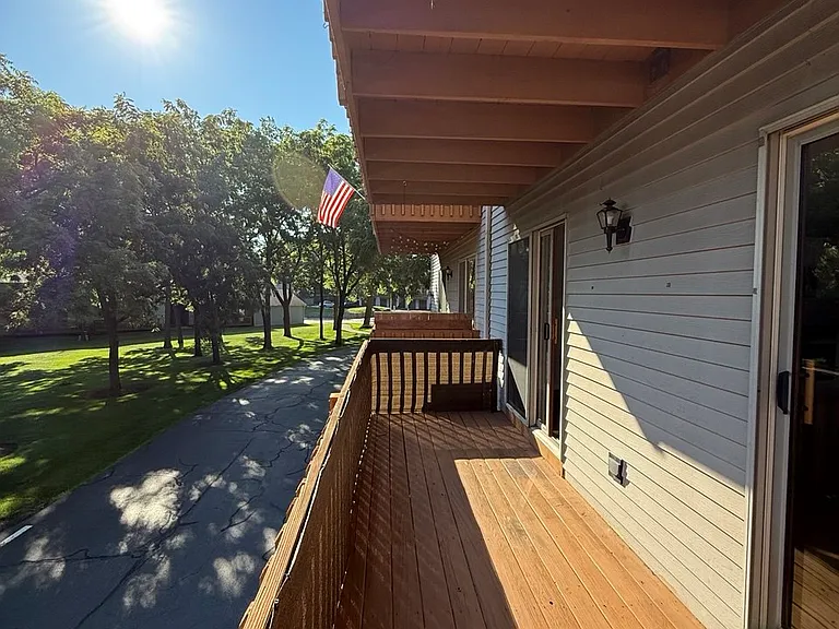 295 Woodridge Cir #D — Photo 17