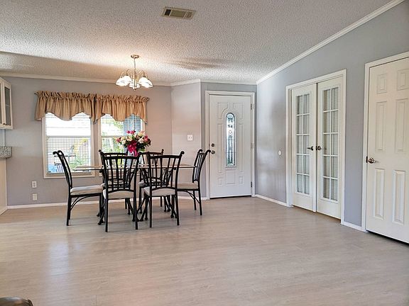 4th image of 111 Circle Dr