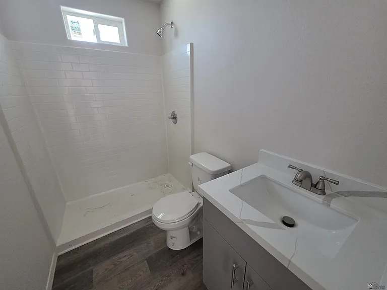 2092 S Maple Ave #2 — Photo 5