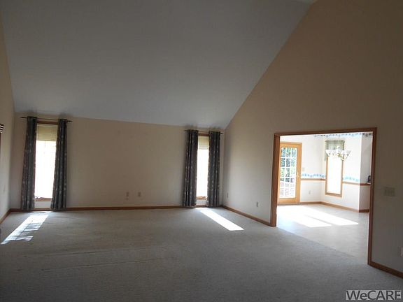 3rd image of 322 Glenbrook Dr