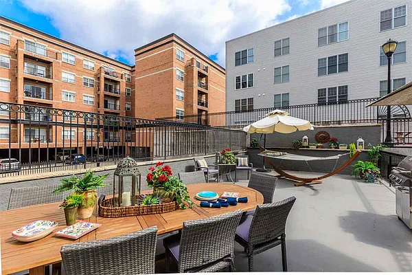 Sold by Keller Williams City Life Realty | media 11