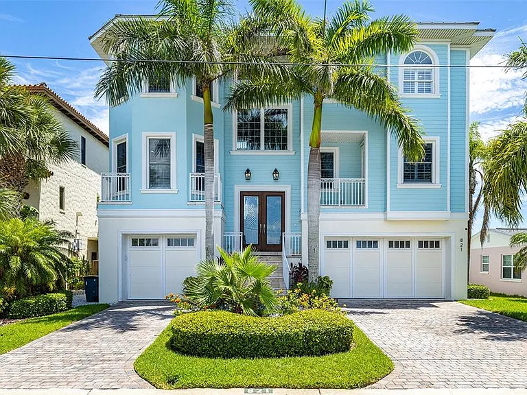 821 Bay Point Dr — Photo 3