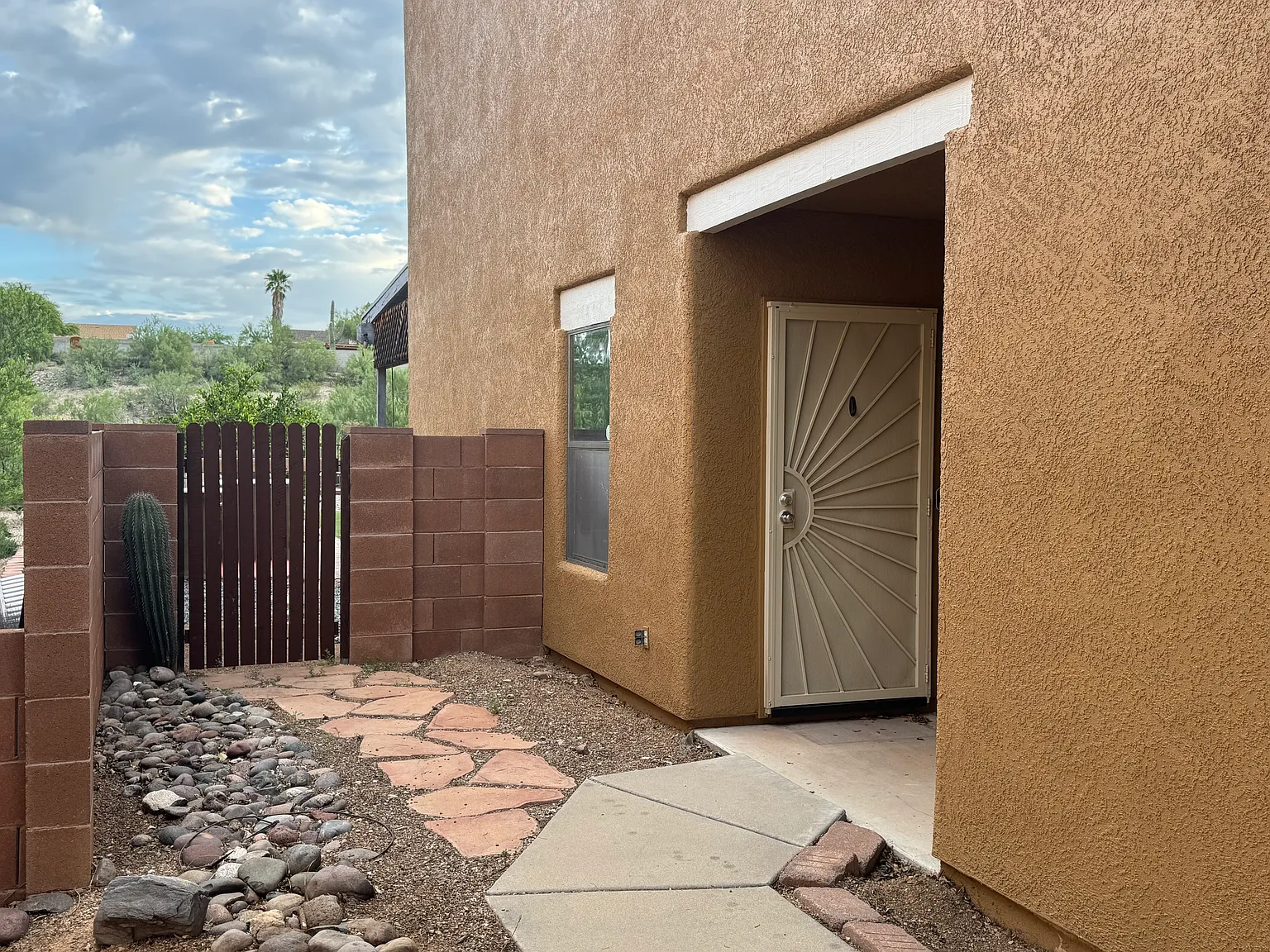 3 bed, 2.5 bath, 1462 sqft, $1,850 — Photo 2