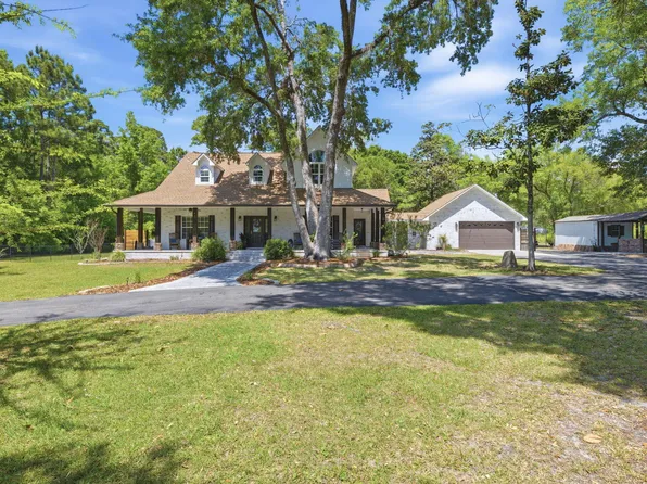 6902 Santa Clara Dr, Navarre, FL 32566