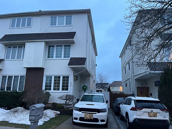 3rd image of 72 Green Valley Rd