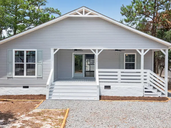 137 NE 31st Street, Oak Island, NC 28465