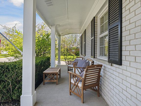 4th image of 1705 Barrington Pl