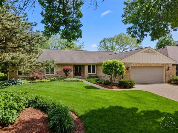 840 W Bauer Rd, Naperville, IL 60563