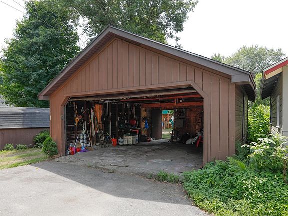 260 W Allegan St-105