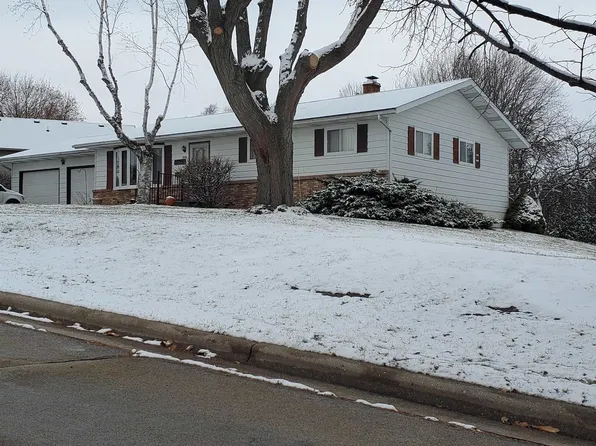 806 10th Avenue, New Glarus, WI 53574