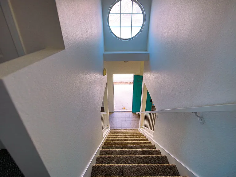 8023 W Rochelle Ave — Photo 16