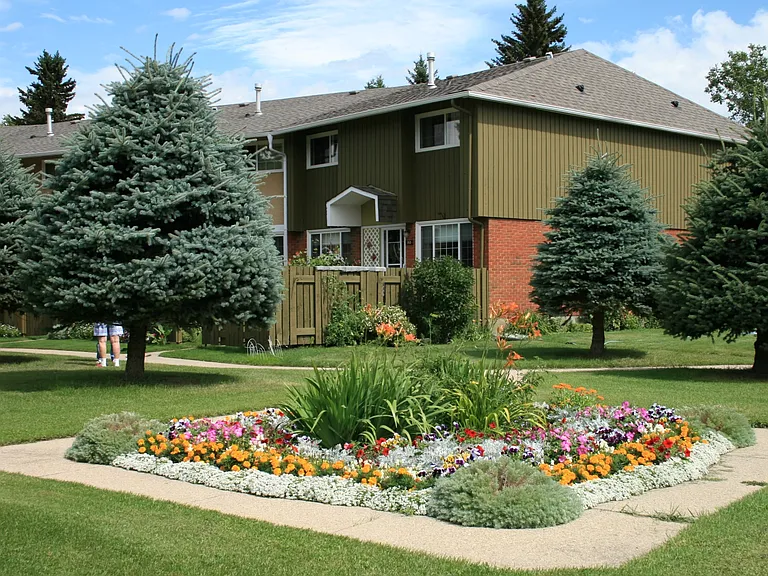 163 Greenwood Vl — Photo 17