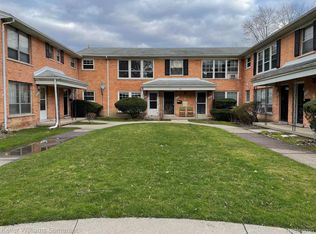 3210 Shenandoah Dr #14, Royal Oak, MI 48073