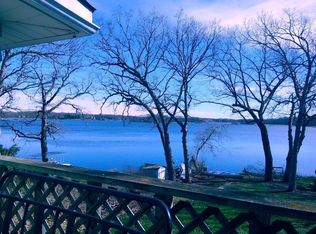 29145 White Oak Ln, Waterford, WI