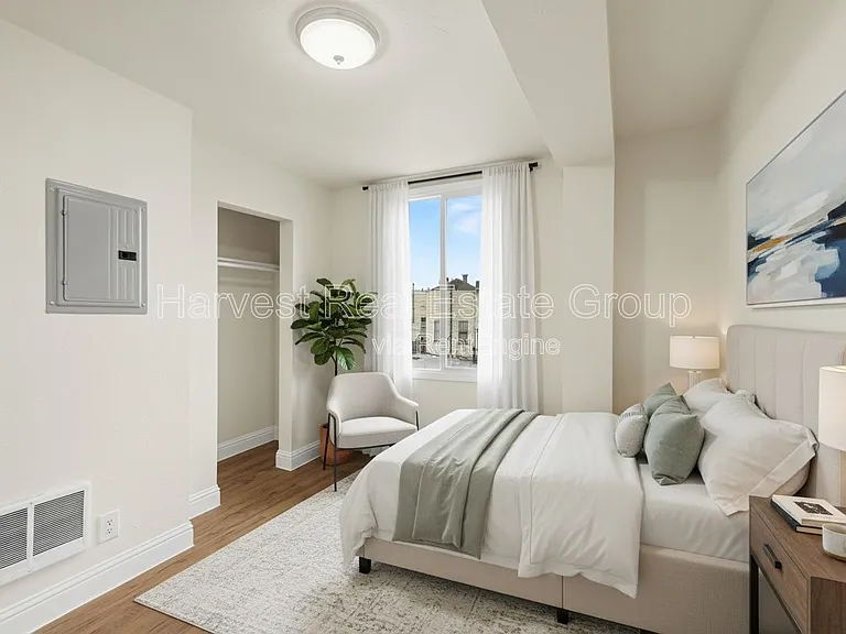 Peralta St — Photo 8