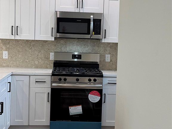2nd image of 2109 Marnel Rd #G