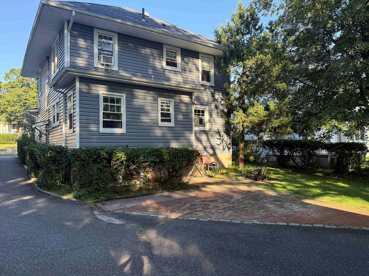 534 Summit Avenue — Photo 2
