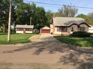 3122 38th St, Sioux City, IA 51108