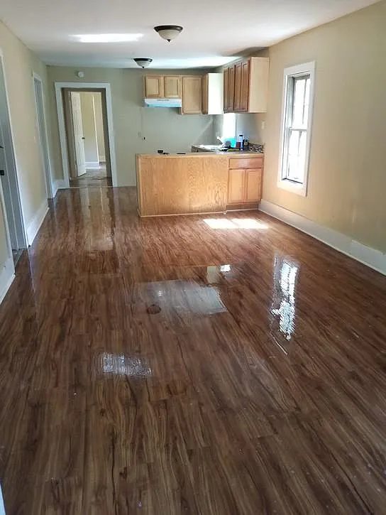 4 bed, 1800 sqft, $880 — Photo 2