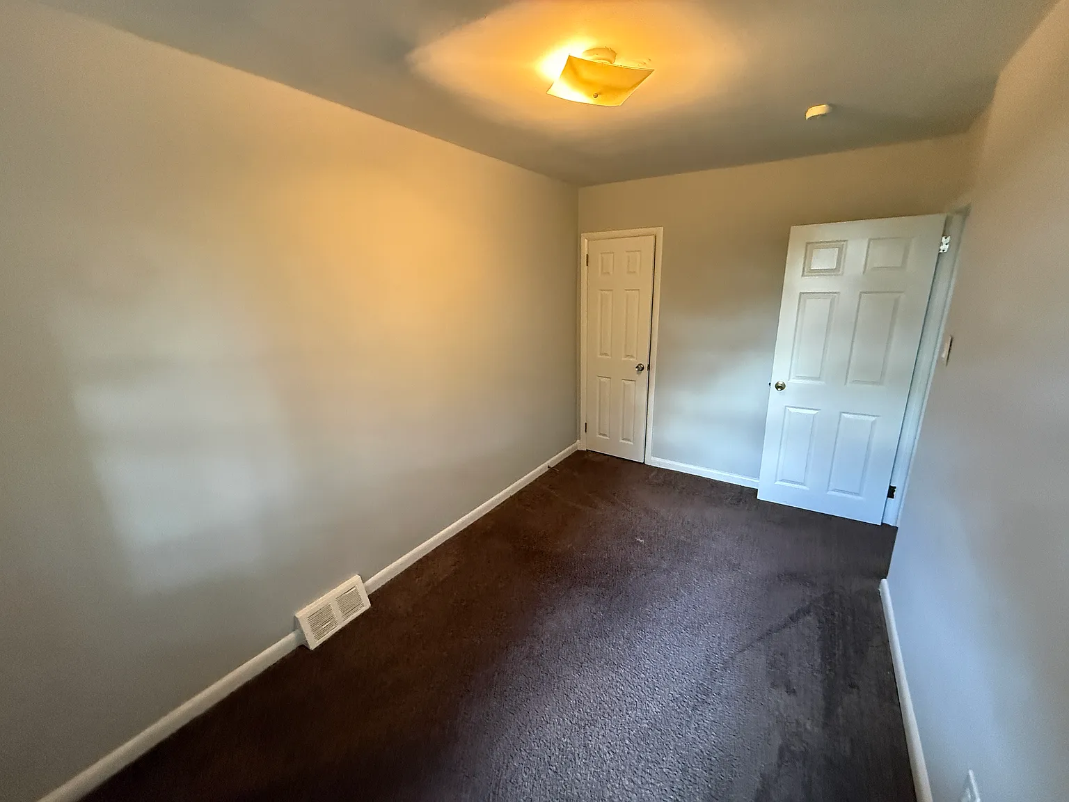 71 Suburban Drive — Photo 3