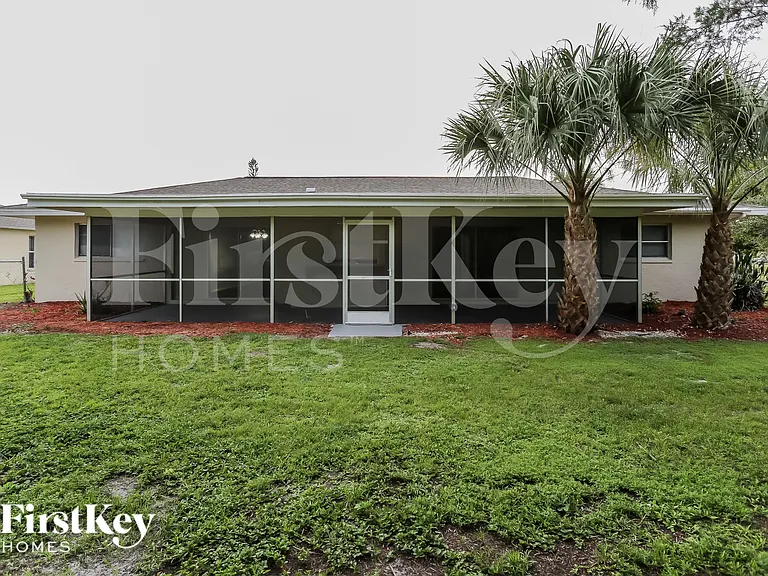 3423 SE 8th Pl — Photo 18