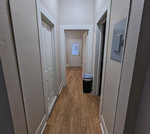 2nd image of 213 Vine St