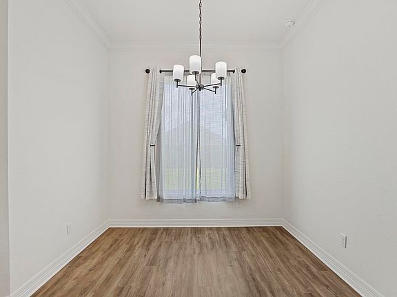 2nd image of 1811 Tres Dr