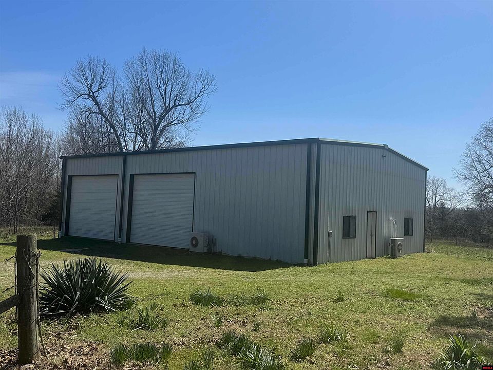 1st image of 86 Center Cir