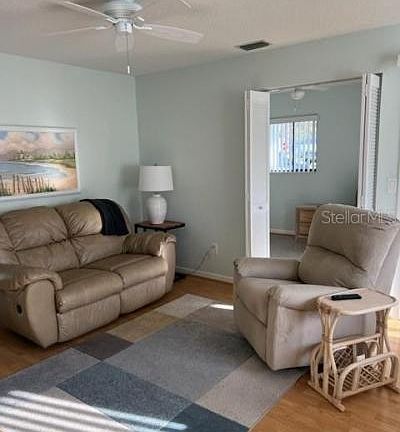 4th image of 16 Lake Forest Ct
