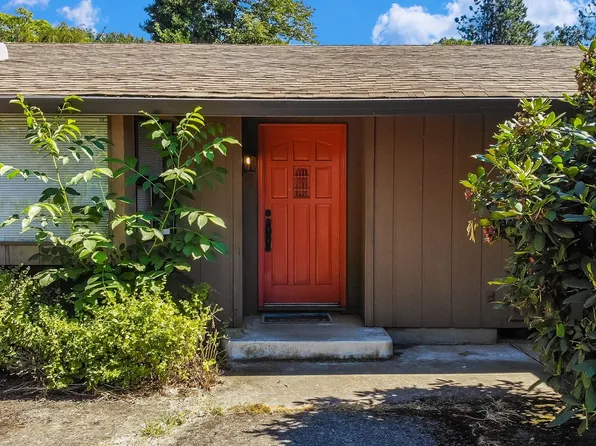 16710 SE Sunnyside Rd, Clackamas, OR 97015