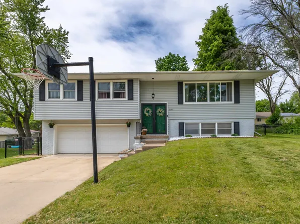 2195 Del Monaco Dr, Dubuque, IA 52002