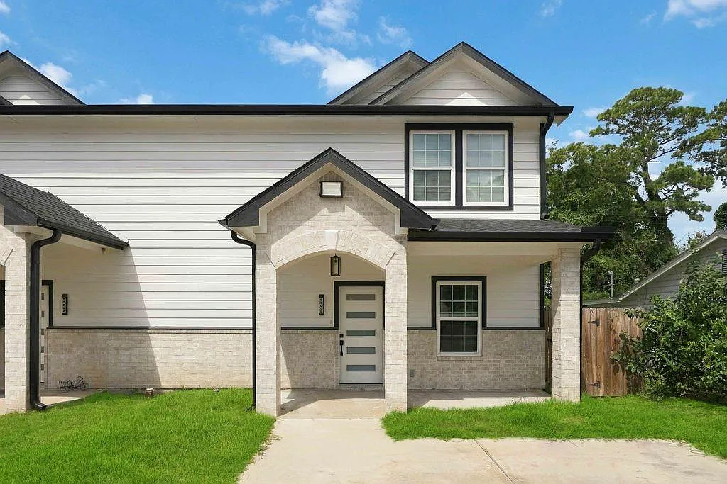 3 bed, 2.5 bath, 1702 sqft, $1,800 — Photo 3