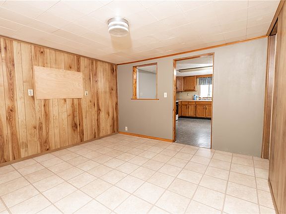 4th image of 213 Ellsworth Ave